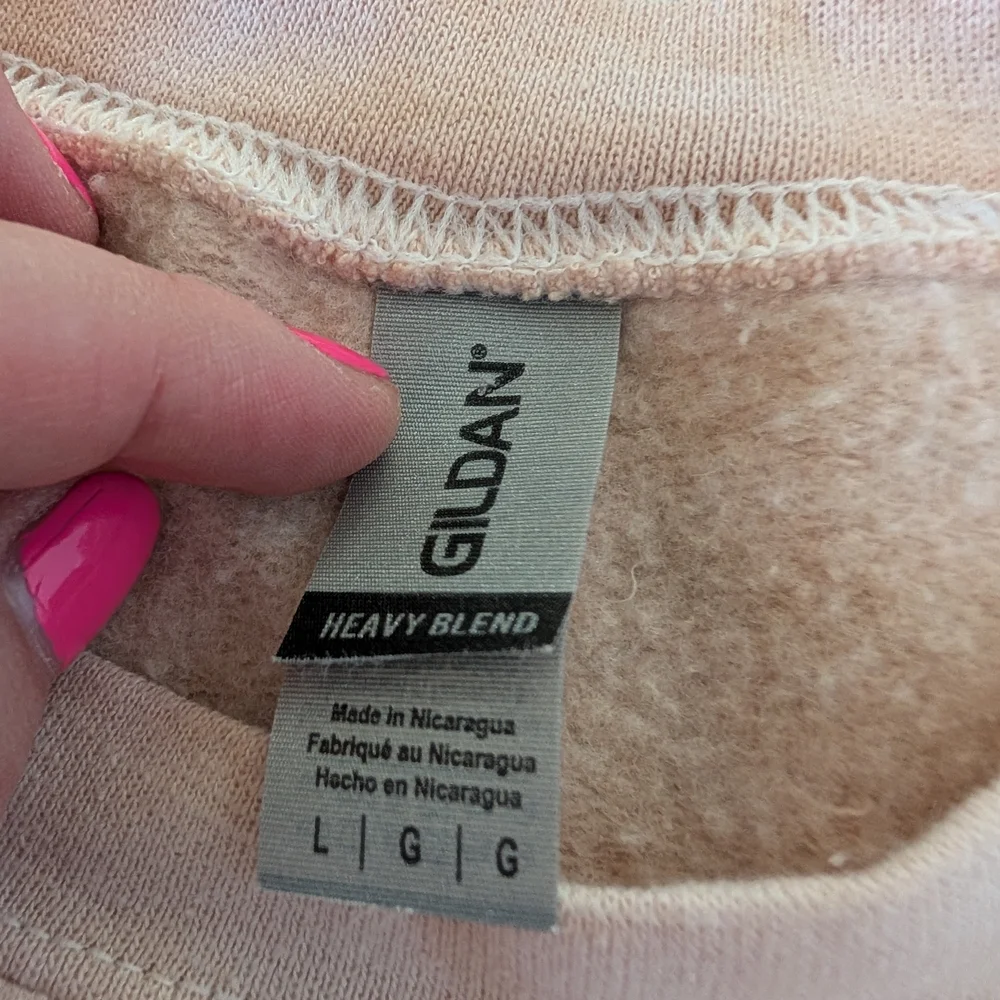 GILDAN 'MAMA' Sweatshirt Tie Dye Peachy Tan with White Graphic Oversized Size L - Picture 6 of 9